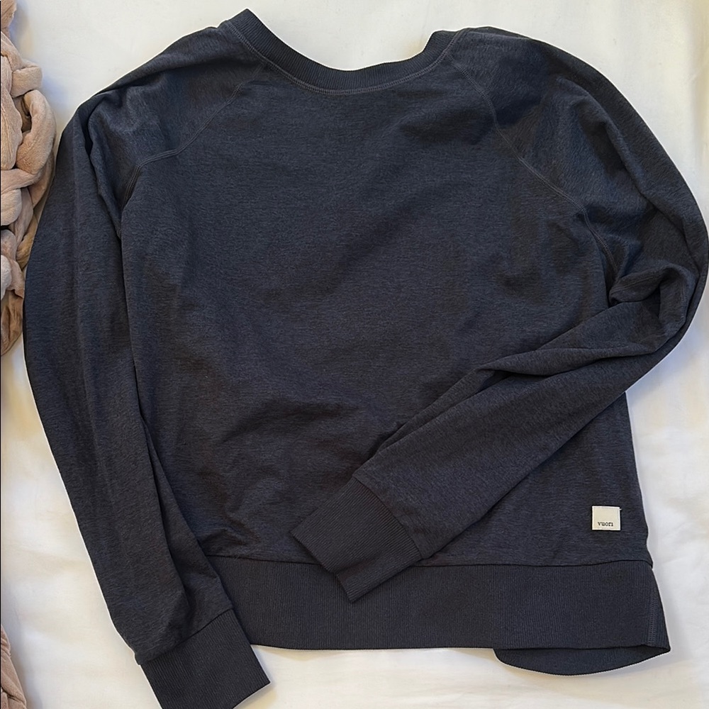 Women’s Vuori Long Sleeve Halo Crew - Size Small - Midnight Heather